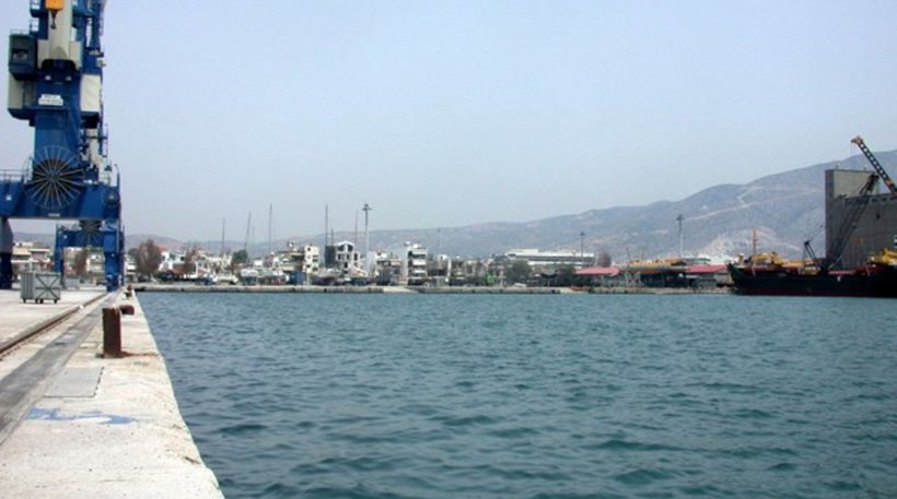 Συναγερμός στο λιμάνι του Βόλου - Αναζητείται άνθρωπος στη θάλασσα - Media