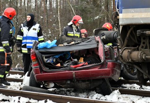 Σύγκρουση τρένων κοντά στο Ντίσελντορφ - Τουλάχιστον 50 τραυματίες - Media