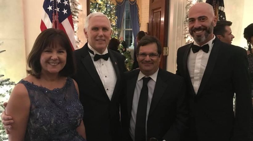 Στο Λευκό Οίκο ο Βαλάντης – Φωτογραφίες με τον αντιπρόεδρο των ΗΠΑ Μάικ Πενς (Photos) - Media