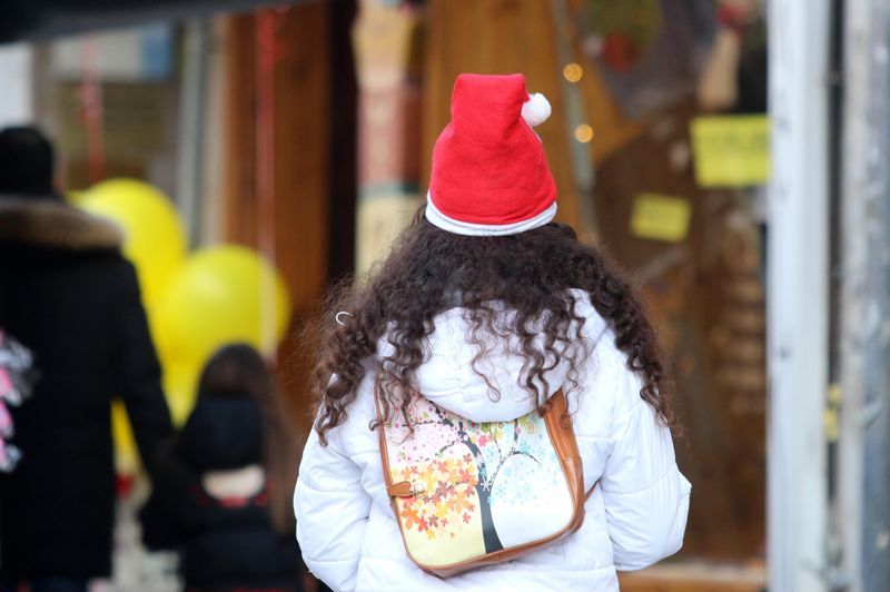 Αρχίζει το εορταστικό ωράριο: Πότε θα είναι ανοιχτά τα καταστήματα - Media