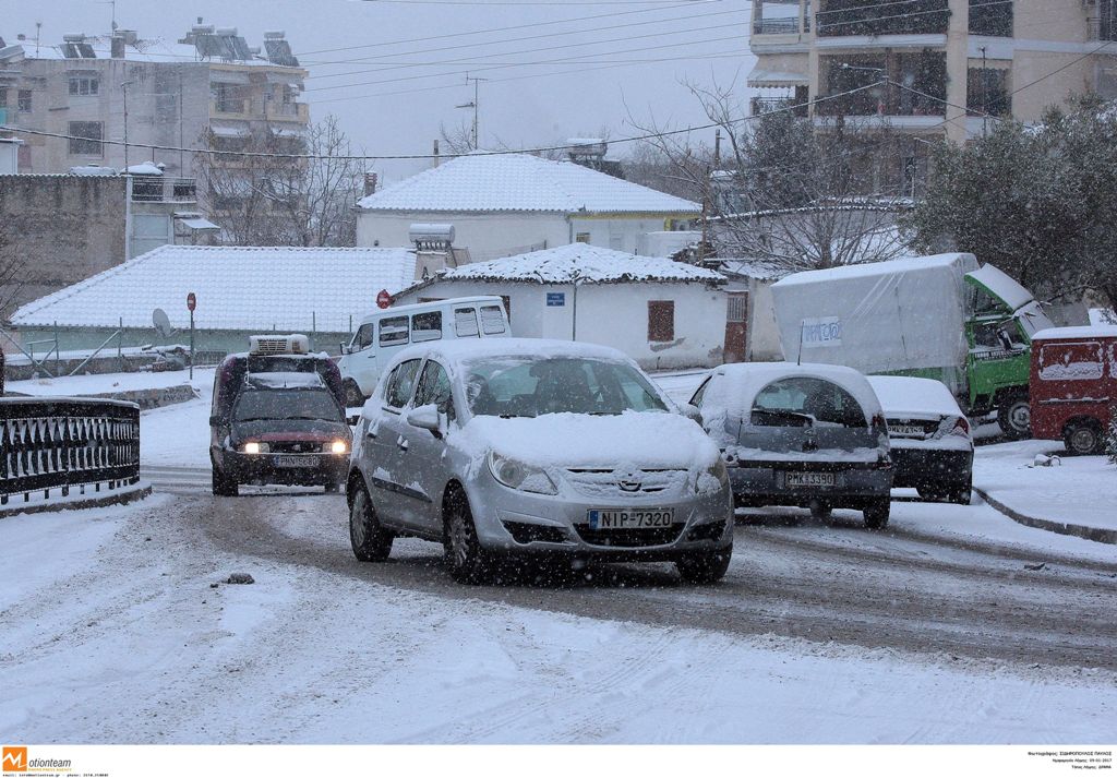 Επέλαση του χιονιά σε όλη τη χώρα - Πού χρειάζονται αντιολισθητικές αλυσίδες - Media