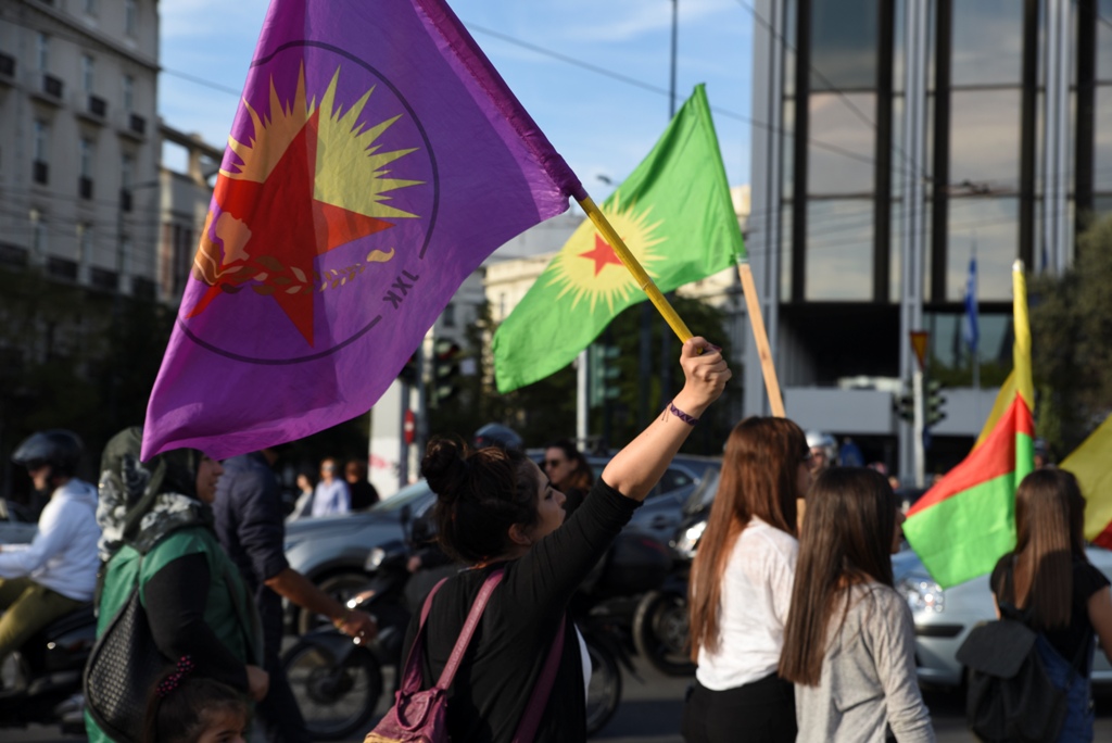 Πορεία Κούρδων στο κέντρο της Αθήνας – Διαμαρτύρονται για τις πράξεις του Ερντογάν - Media