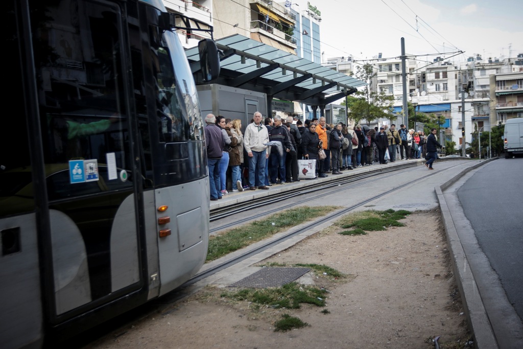 Αλλαγές στα δρομολόγια λεωφορείων, τρόλεϊ, τραμ και μετρό την Τετάρτη - Media