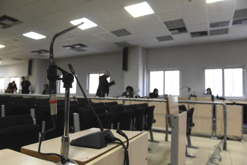 Ανατριχίλα στην δίκη της Χρυσής Αυγής: Μας μάθαιναν να σφάζουμε αρνιά - Media