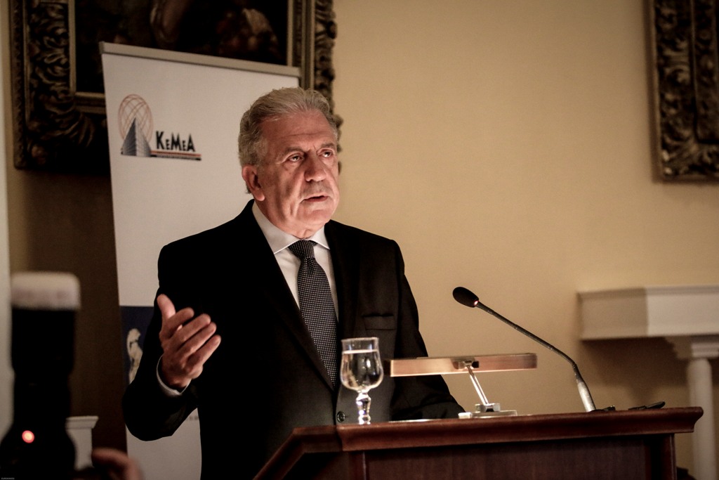 Αβραμόπουλος: Οι αρχές πραγματοποιούν σποραδικούς αστυνομικούς ελέγχους στο αεροδρόμιο των Βρυξελλών - Media