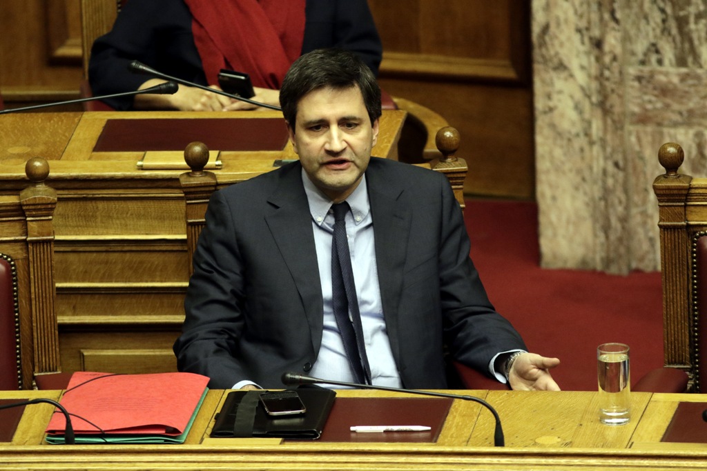 Χουλιαράκης: Πρώτη φορά μεταπολιτευτικά τρεις προϋπολογισμοί πιάνουν τους στόχους των πρωτογενών πλεονασμάτων - Media