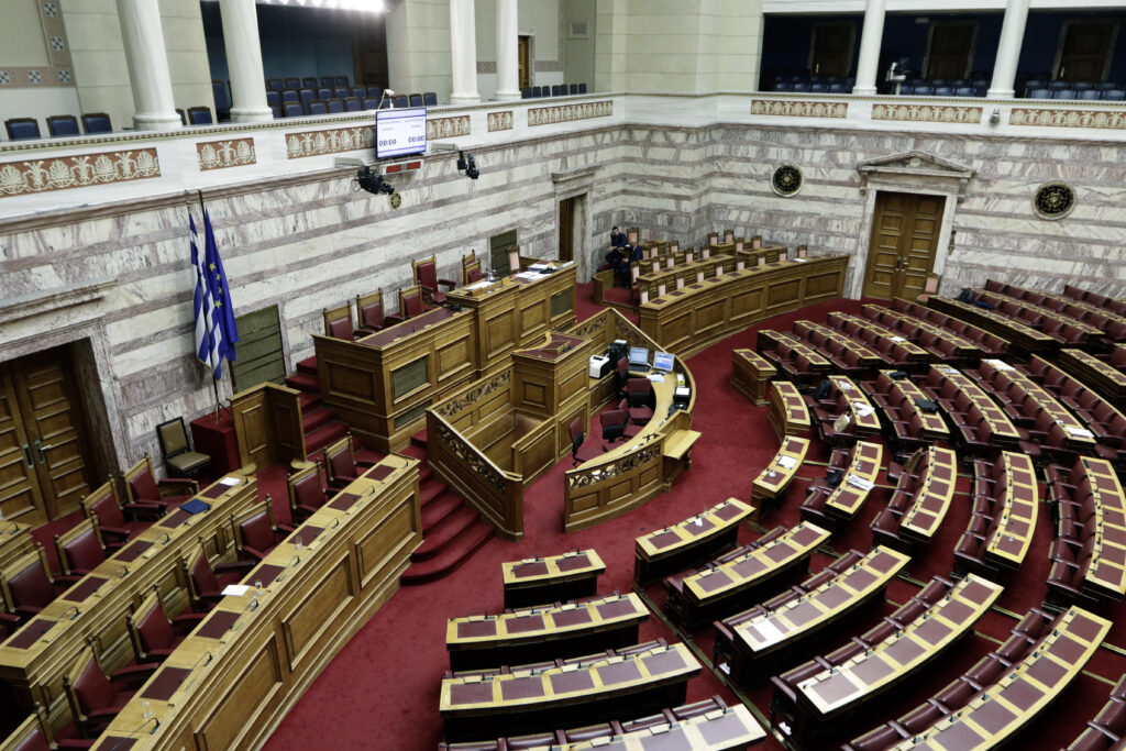 Βουλή: Σκληρή κόντρα για τις τροπολογίες - «Φωτιές» για τις αυτεπάγγελτες διώξεις - Media