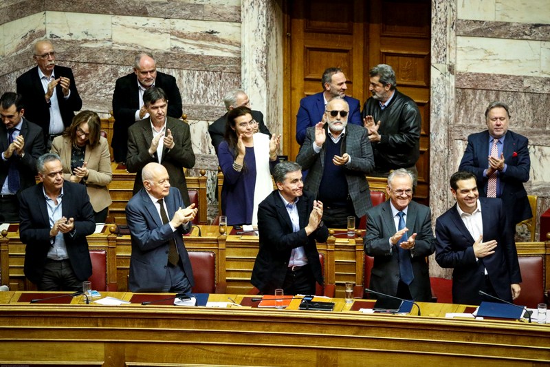 Tagesspiegel: Μετά από οκτώ χρόνια κρίσης, η πόρτα της εξόδου είναι εκεί - Media