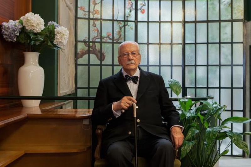 Το «αφιέρωμα» της Ακρίτα στον βασιλιά της Ερμού - Media