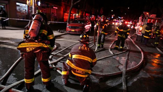 Ν. Υόρκη: Τουλάχισον 12 νεκροί από φωτιά σε πολυκατοικία στο Μπρονξ  - Media