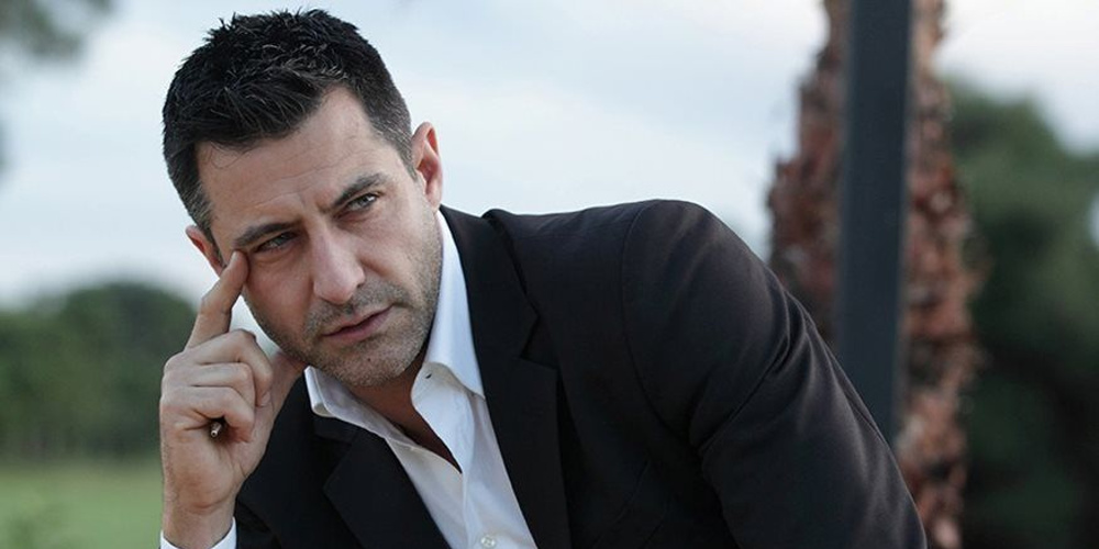 Ώρες αγωνίας στην εντατική για τον Κωνσταντίνο Αγγελίδη - 8 ώρες κράτησε το χειρουργείο στο κεφάλι - Πως συνέβη το τροχαίο - Media