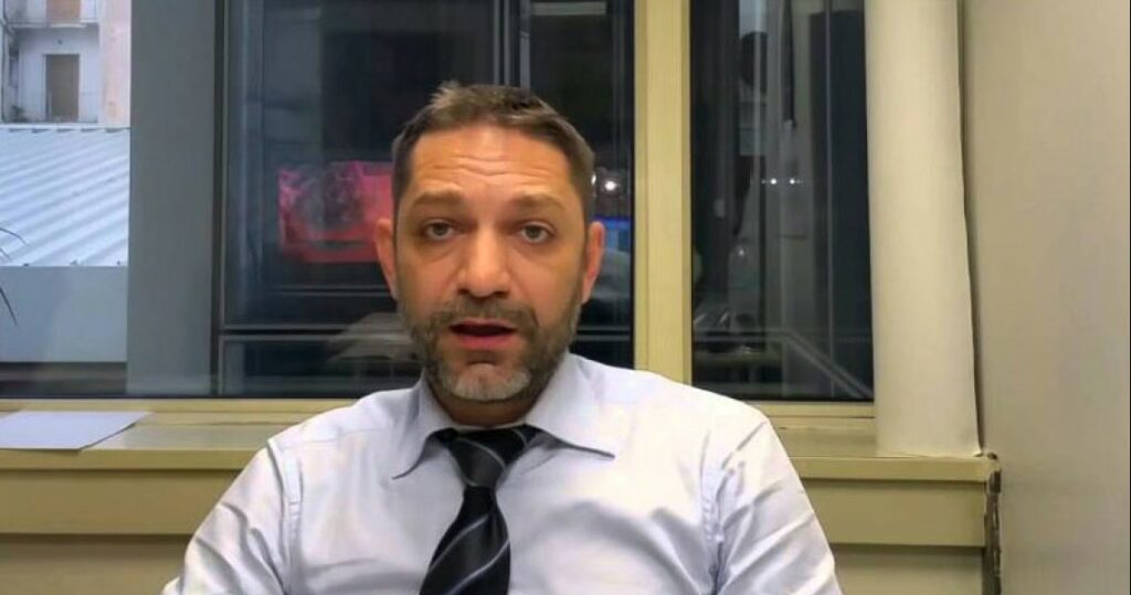 Σήμερα η κηδεία του δημοσιογράφου Βασίλη Μπεσκένη - Media