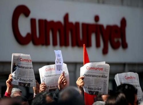 Τουρκία: Ένταση στη δίκη των στελεχών της εφημερίδας Cumhuriyet    - Media