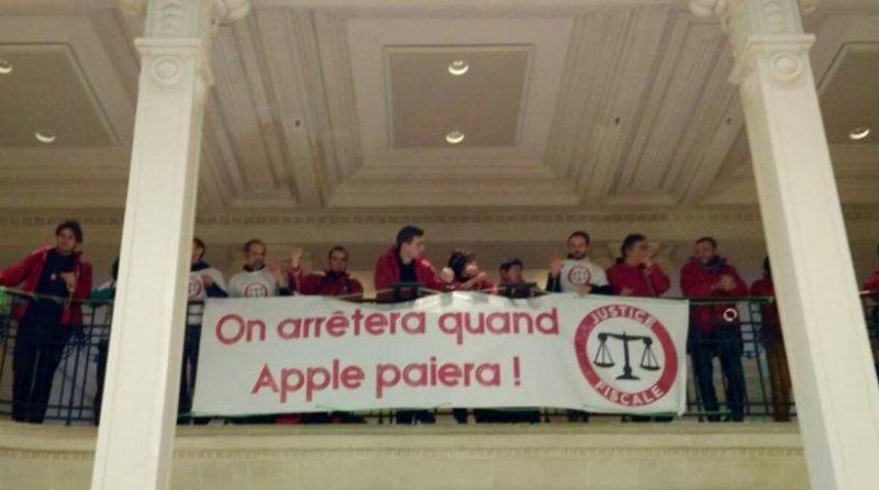 Γάλλοι ακτιβιστές σε Apple: «Πληρώστε τους φόρους σας!» (Photos-Video) - Media