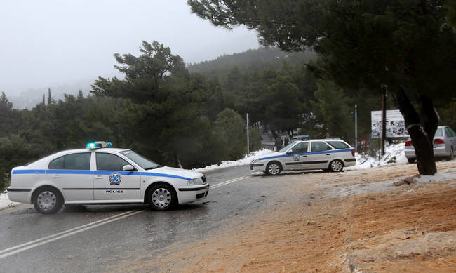 Κάλαντα με χιόνι και παγετό την Κυριακή - Νέα επιδείνωση του καιρού - Σε ποια σημεία του οδικού δικτύου απαιτούνται αλυσίδες - Media