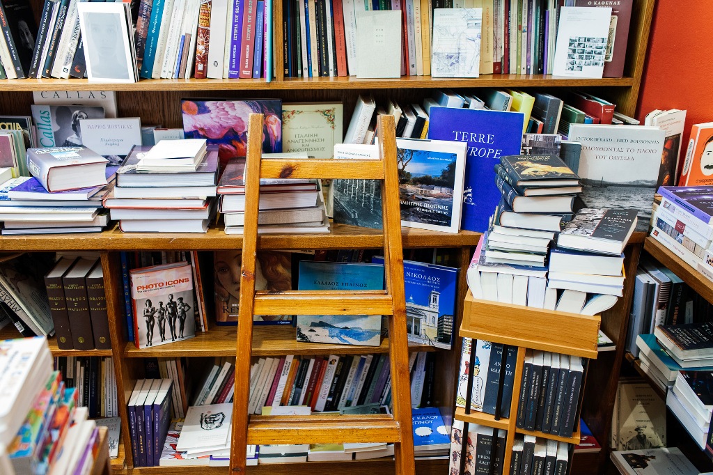 Εορταστικές εκδηλώσεις από το «Εναλλακτικό Βιβλιοπωλείο» - Media