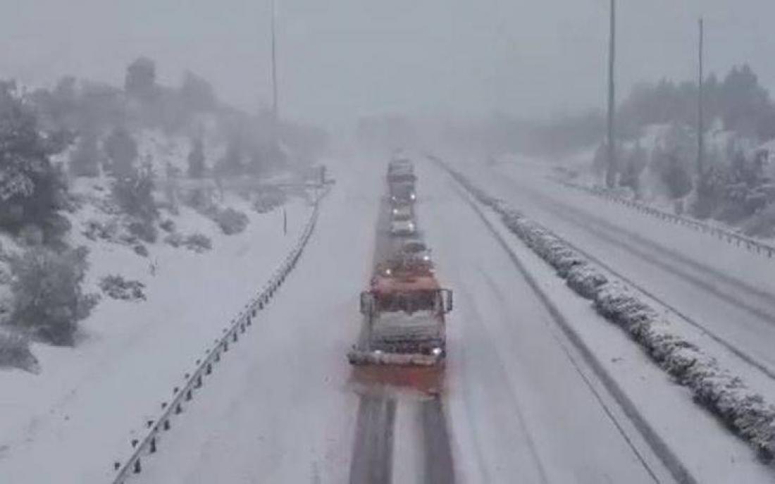 Φωτιά σε λεωφορείο με 29 επιβάτες στην Αθηνών - Λαμίας και μεγάλο μποτιλιάρισμα (Photo) - Media