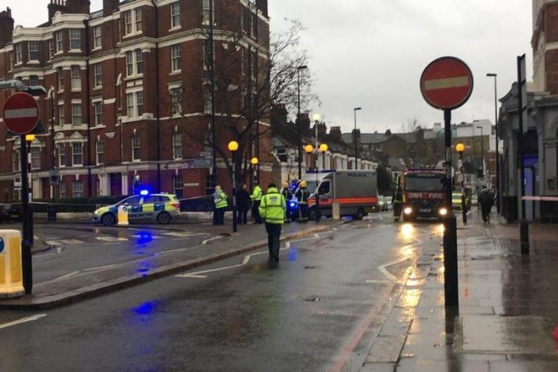 Συναγερμός στο Λονδίνο για ύποπτο όχημα με λιπόθυμο οδηγό  - Media