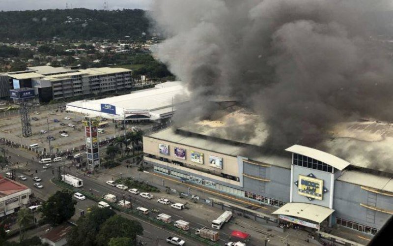 Φιλιππίνες: Μεγάλη πυρκαγιά ξέσπασε σε εμπορικό κέντρο  - Media