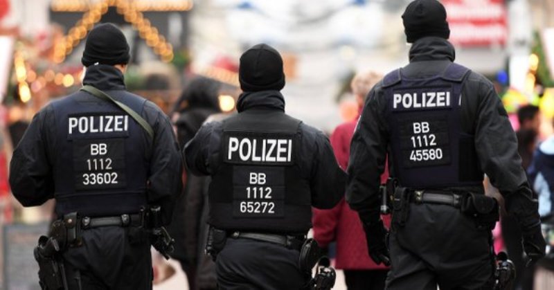 Γερμανία: Εκκενώθηκε η χριστουγεννιάτικη αγορά του Πότσνταμ - Η αστυνομία ανακοίνωσε ότι δεν βρέθηκε πυροκροτητής - Media
