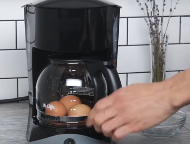 Πέντε ιδιοφυή κόλπα για τέλεια μαγειρεμένα αυγά (Video) - Media