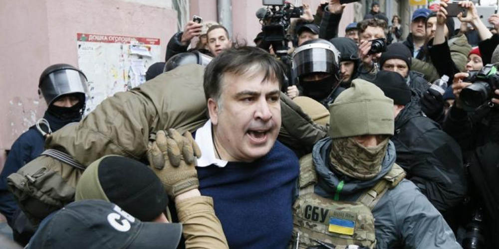 Συνελήφθη ο πρώην πρόεδρος της Γεωργίας που απειλούσε να πέσει από ταράτσα - Media