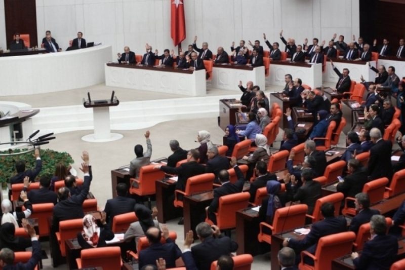 «Βόμβα» από Τούρκο βουλευτή: Ζήτησε... πόλεμο με την Ελλάδα για τα νησιά του Αιγαίου - Media