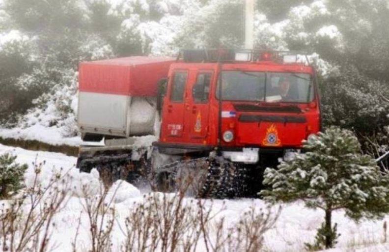 Εφιάλτης στα Βαρδούσια: Παγιδεύτηκαν τέσσερα άτομα στα χιόνια - Media