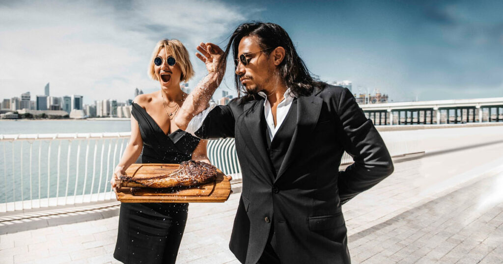 Ο Τούρκος σεφ-χασάπης «Salt Bae» ανοίγει εστιατόριο στο Μανχάταν (Photo/Video) - Media