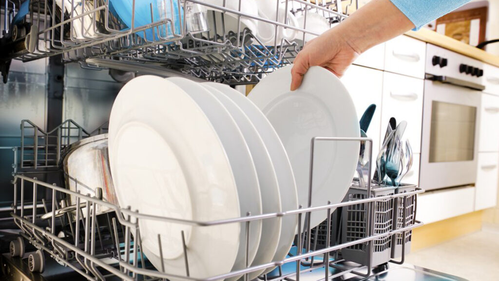 Αυτό είναι το μεγάλο λάθος που κάνουν οι περισσότεροι με το πλυντήριο πιάτων - Media