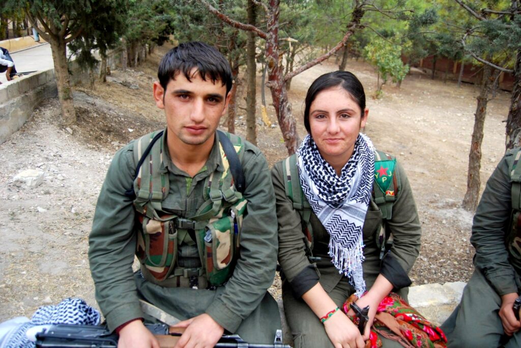 Ποιοι είναι οι Κούρδοι της Συρίας που βομβαρδίζει ο Ερντογάν - Media
