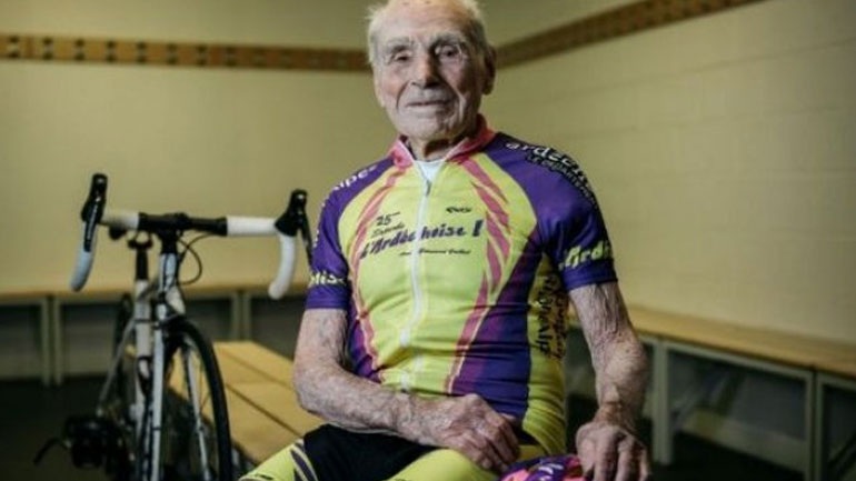 Αποσύρεται από την ενεργό δράση σε ηλικία 106 ετών, ο γηραιότερος ποδηλάτης (Video + Photos) - Media