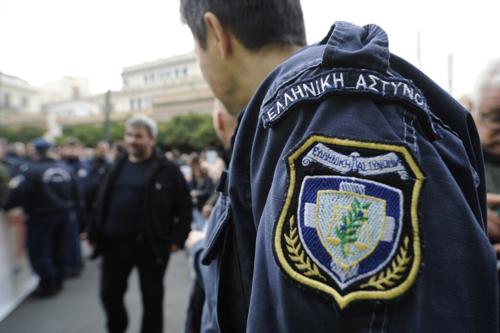 Σχέδιο της ΕΛ.ΑΣ για τη φύλαξη συμβολαιογραφείων που συμμετέχουν σε πλειστηριασμούς με ασφαλίτες - Media