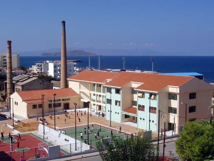 Μαθήτρια 14 ετών έκοψε τις φλέβες της μέσα στο σχολείο - Media