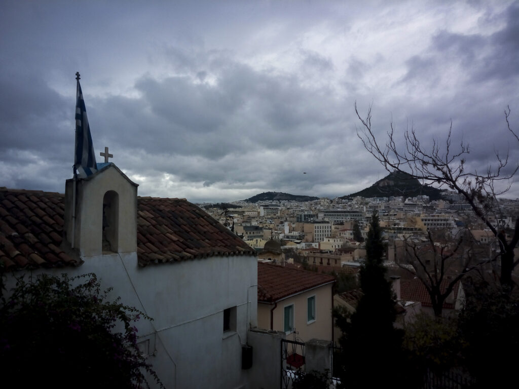 Καιρός: Βροχές, καταιγίδες και ισχυροί άνεμοι - Media