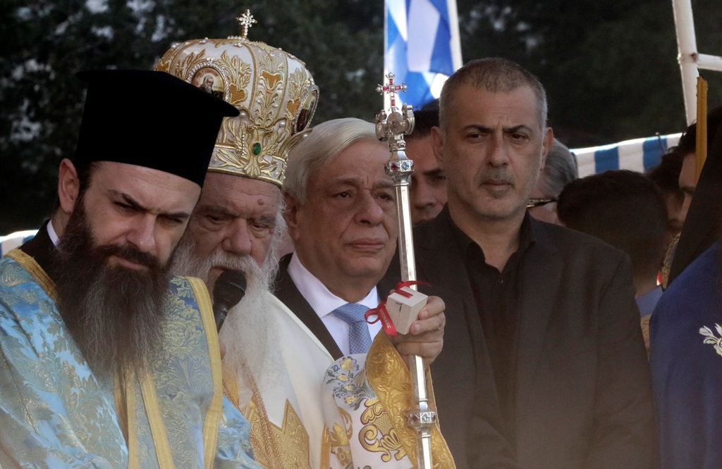 Παυλόπουλος: Να χαράξουμε το μέλλον που αναλογεί στην πατρίδα μας - Τι δήλωσαν οι πολιτικοί αρχηγοί - Media