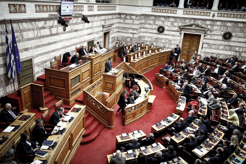 Βουλή: Με 154 «Ναι» εγκρίθηκε το πολυνομοσχέδιο - «Ναι» και από Μεγαλοοικονόμου  - Media