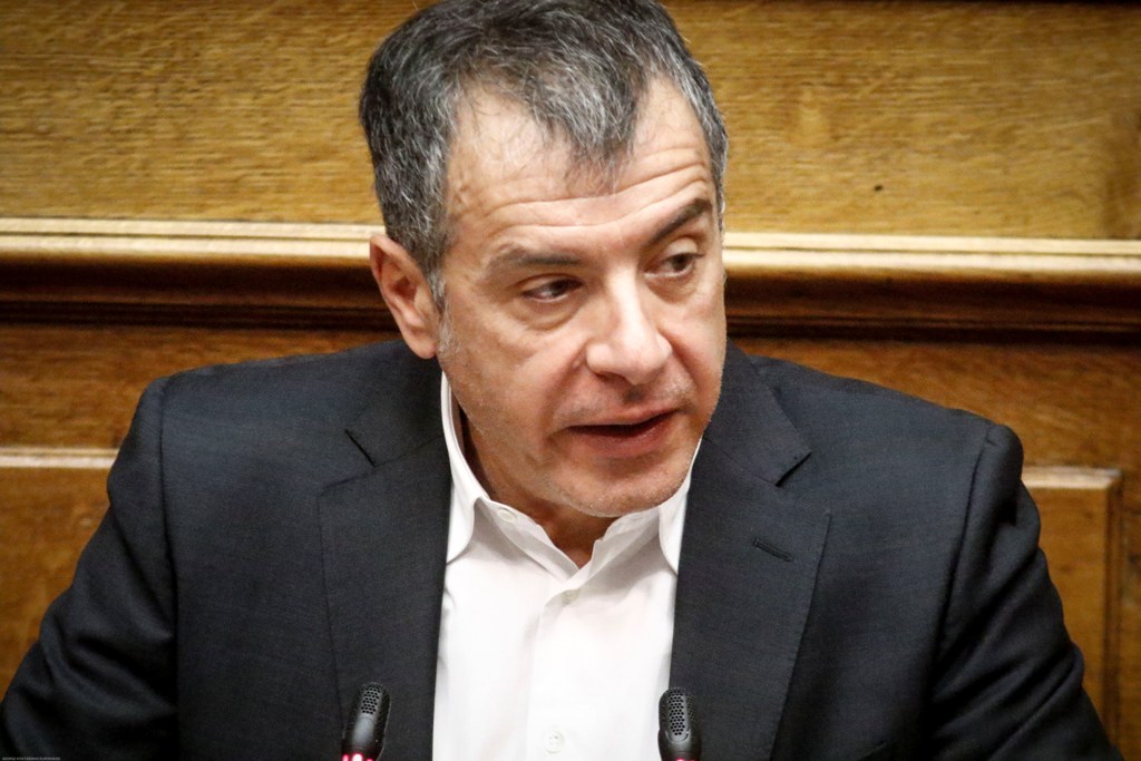Θεοδωράκης: Πολιτική ευθύνη δεν υπάρχει χωρίς παραιτήσεις - Media
