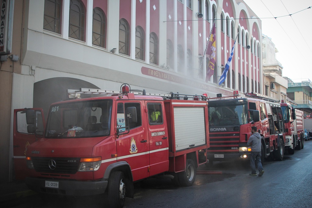 Πυρκαγιά στη Μητρόπολη Νίκαιας (Photos) - Media