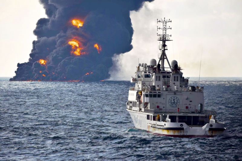 Κίνα: Πετρελαιοκηλίδες «μαμούθ» μετά το ναυάγιο του ιρανικού δεξαμενόπλοιου - Media