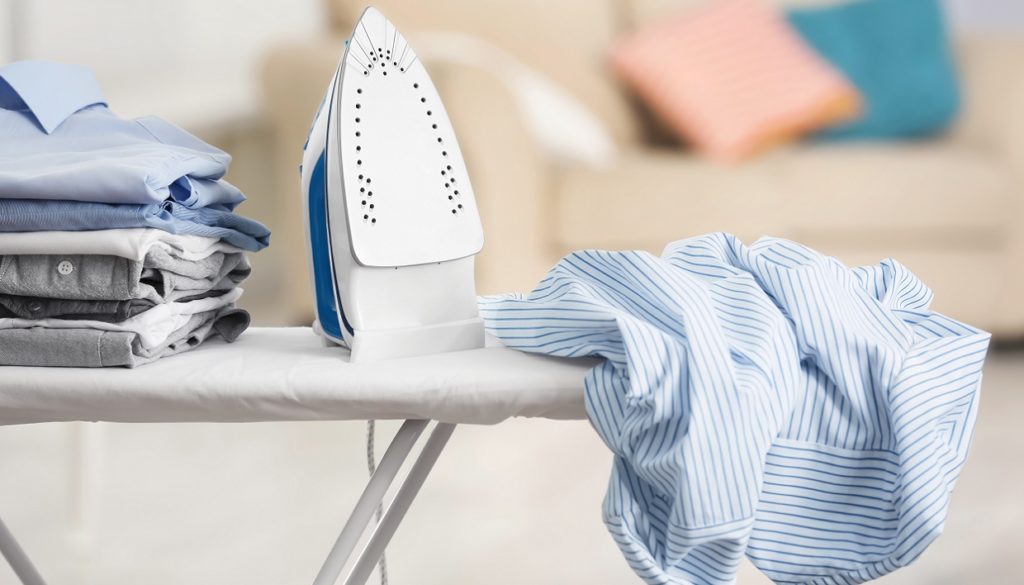 Λερώθηκε ή μαύρισε το σίδερό σας; Καθαρίστε το εύκολα και γρήγορα με υλικά που υπάρχουν σε κάθε σπίτι - Media