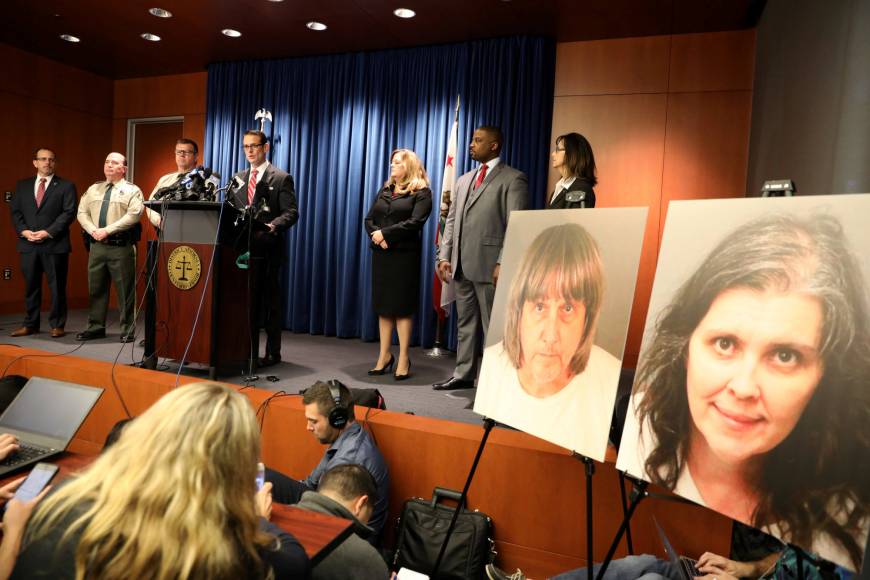 Περιγραφές φρίκης από το σπίτι που οι γονείς βασάνιζαν τα 13 παιδιά τους – Ξυλοδαρμοί, ασιτία και τιμωρίες - Media