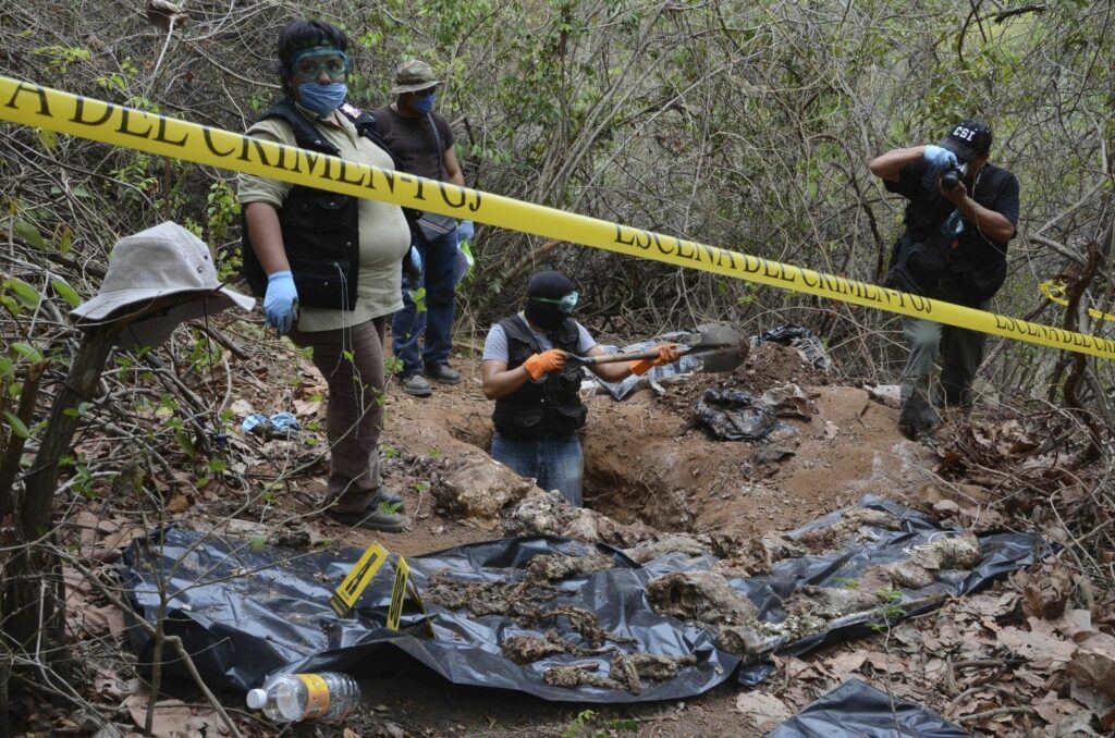 Ομαδικοί τάφοι με δεκάδες πτώματα εντοπίστηκαν στο Μεξικό – Μάστιγα τα καρτέλ - Media