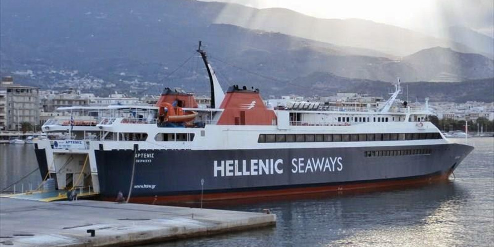 Μάχη με τα κύματα στο Αιγαίο: Η περιπέτεια του πλοίου Άρτεμις (Video) - Media