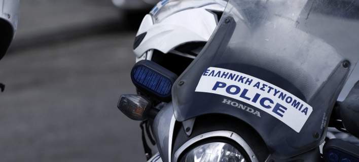 Αρχιφύλακας «έφαγε» μπουνιά στο μάτι από διαδηλωτή κατά τη συγκέντρωση του ΠΑΜΕ στο Μαξίμου - Media