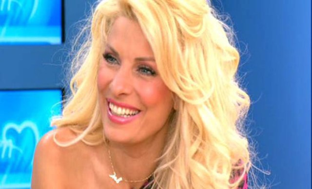 Πώς ήταν η Ελένη Μενεγάκη όταν ήταν στο Δημοτικό; (Photo) - Media