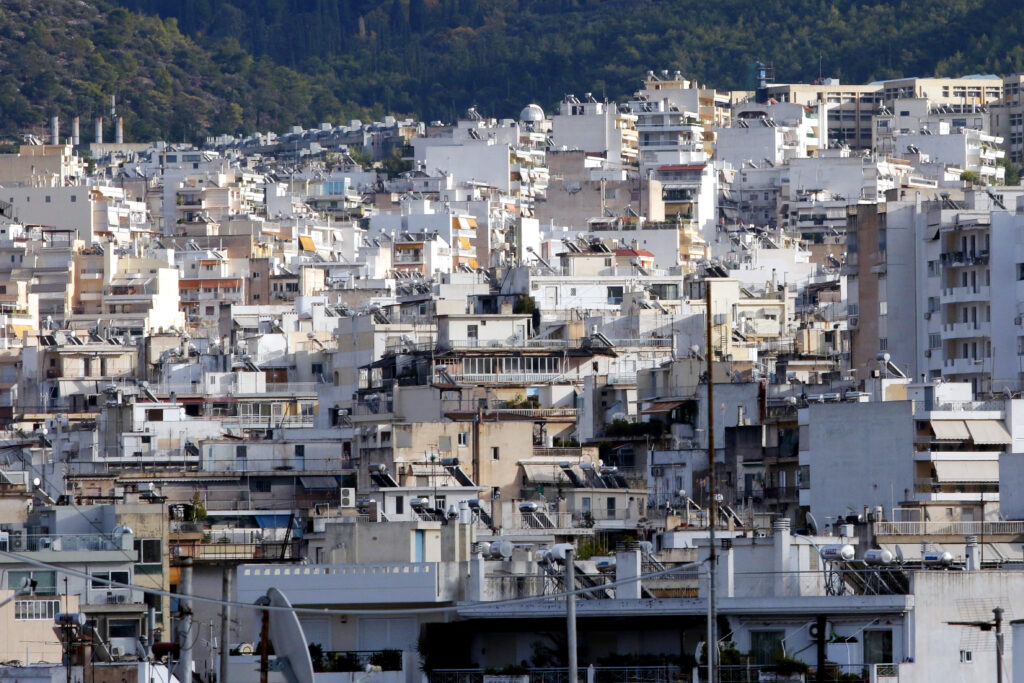 ΕΝΦΙΑ: Αλλαγές με την μείωση στον φόρο για χιλιάδες ιδιοκτήτες ακινήτων – Ποιοι θα πληρώσουν την έκπτωση στη μεσαία περιουσία - Media