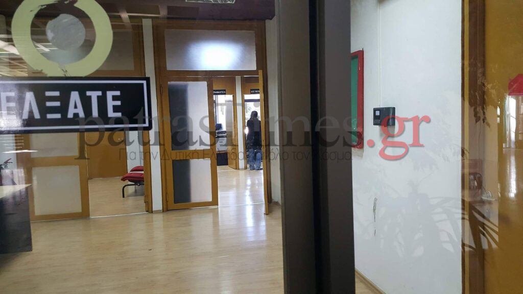 Φοιτητές κλείδωσαν στο γραφείο του τον Διευθυντή της φοιτητικής εστίας Πατρών - Media