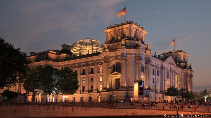 Τέλος τα τηλεοπτικά πάνελ και οι συνεντεύξεις στη Γερμανία - «Κόκκινο» για τους συμμετέχοντες στις διερευνητικές επαφές - Media