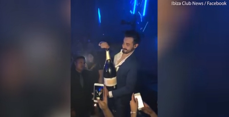 Παρήγγειλε σαμπάνια αξίας 35.000 ευρώ για να εντυπωσιάσει, αλλά του έπεσε το μπουκάλι και έγινε ρεζίλι (Video)  - Media